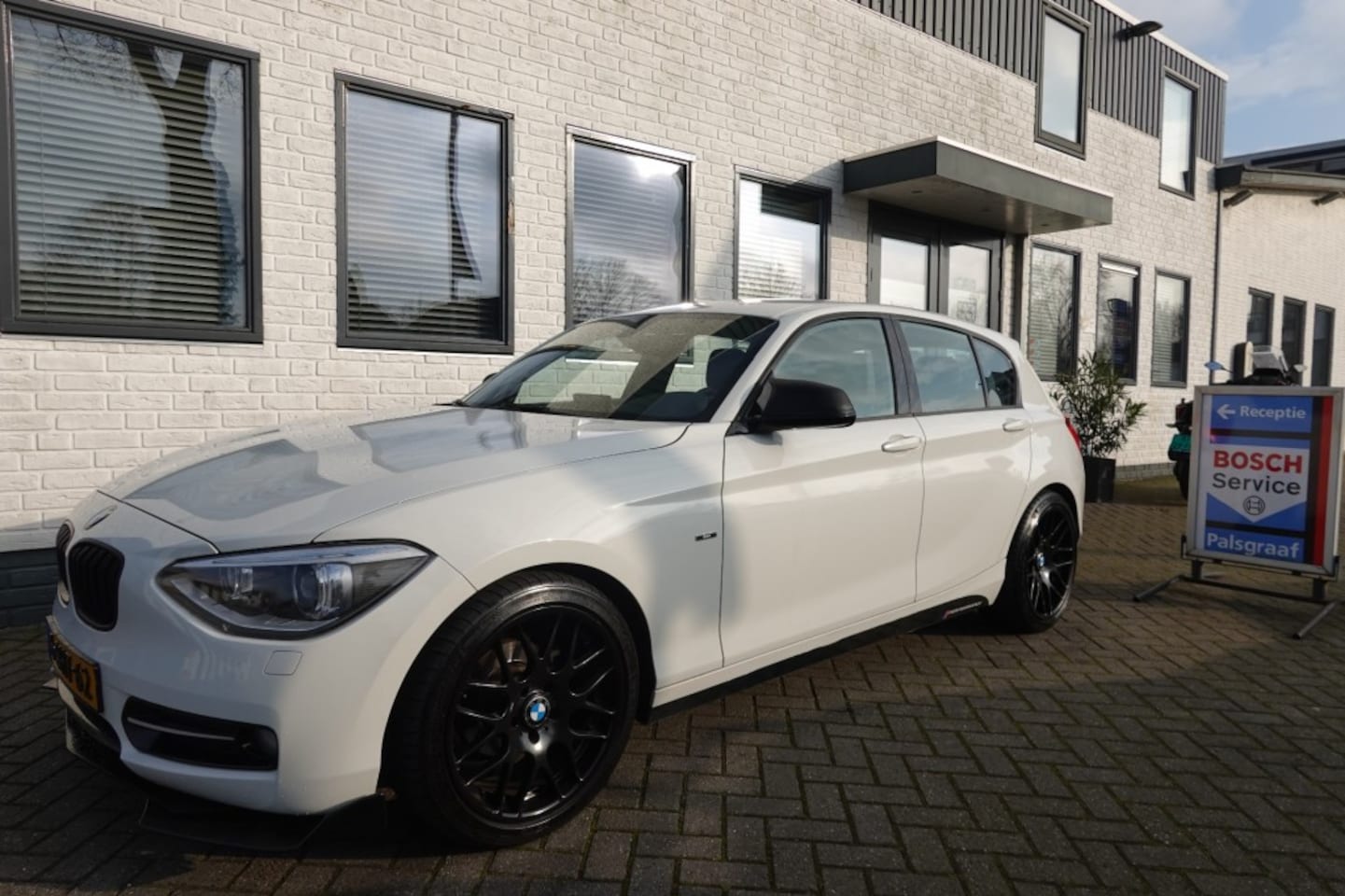 BMW 1-serie - 116 I Sport M-Perfomance Styled - AutoWereld.nl