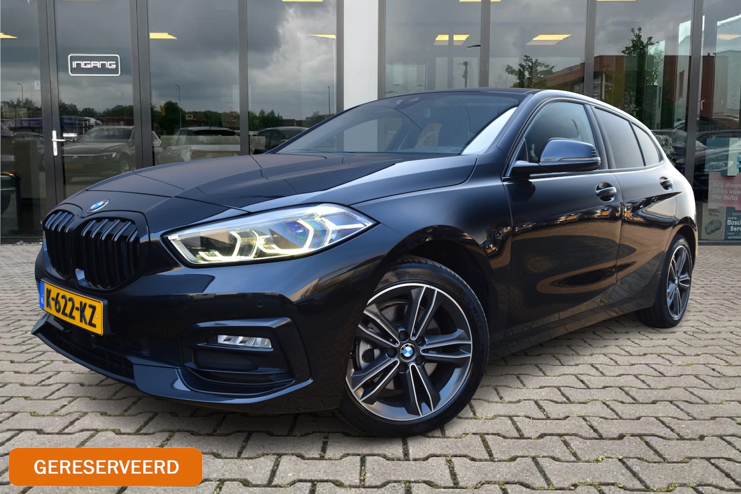 BMW 1-serie - 118i Sportline | Led | 17 Inch | Trekhaak | - AutoWereld.nl