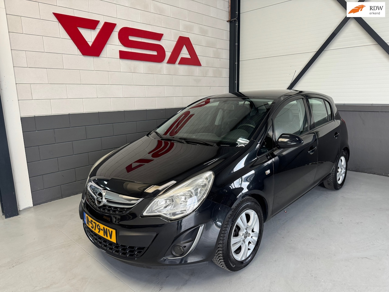 Opel Corsa - 1.2-16V Anniversary Edition 1.2-16V Anniversary Edition,cruise,half leder - AutoWereld.nl