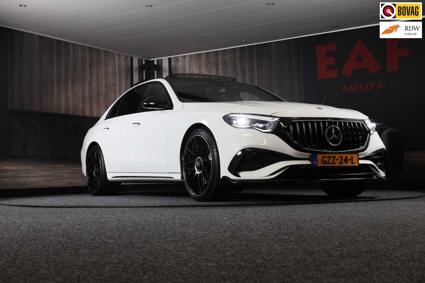 Mercedes-Benz E-klasse - 300 e AMG Line Limited / HYPERSCREEN / Acc / Lane Assist / Dode Hoek / Elek Stoelen / Memo - AutoWereld.nl