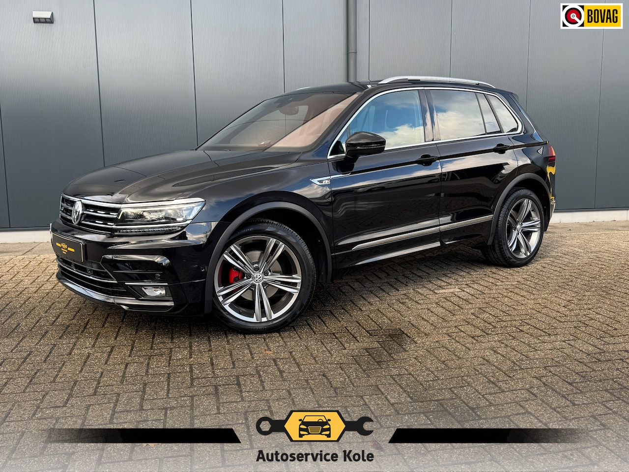 Volkswagen Tiguan - 1.5 TSI * R-line * Panorama dak * Leer * Cruise * Elektr. Trekhaak * - AutoWereld.nl