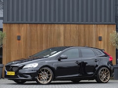 Volvo V40 - 2.0 T4 250PK Sport / R-Design / LED