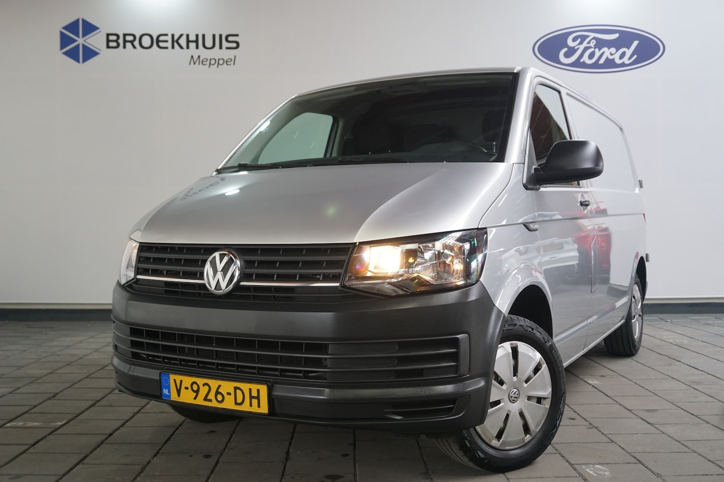 Volkswagen Transporter - 2.0 TDI L1H1 Trendline | airco | armsteun voor | cruise control | Pioneer Radio! | - AutoWereld.nl