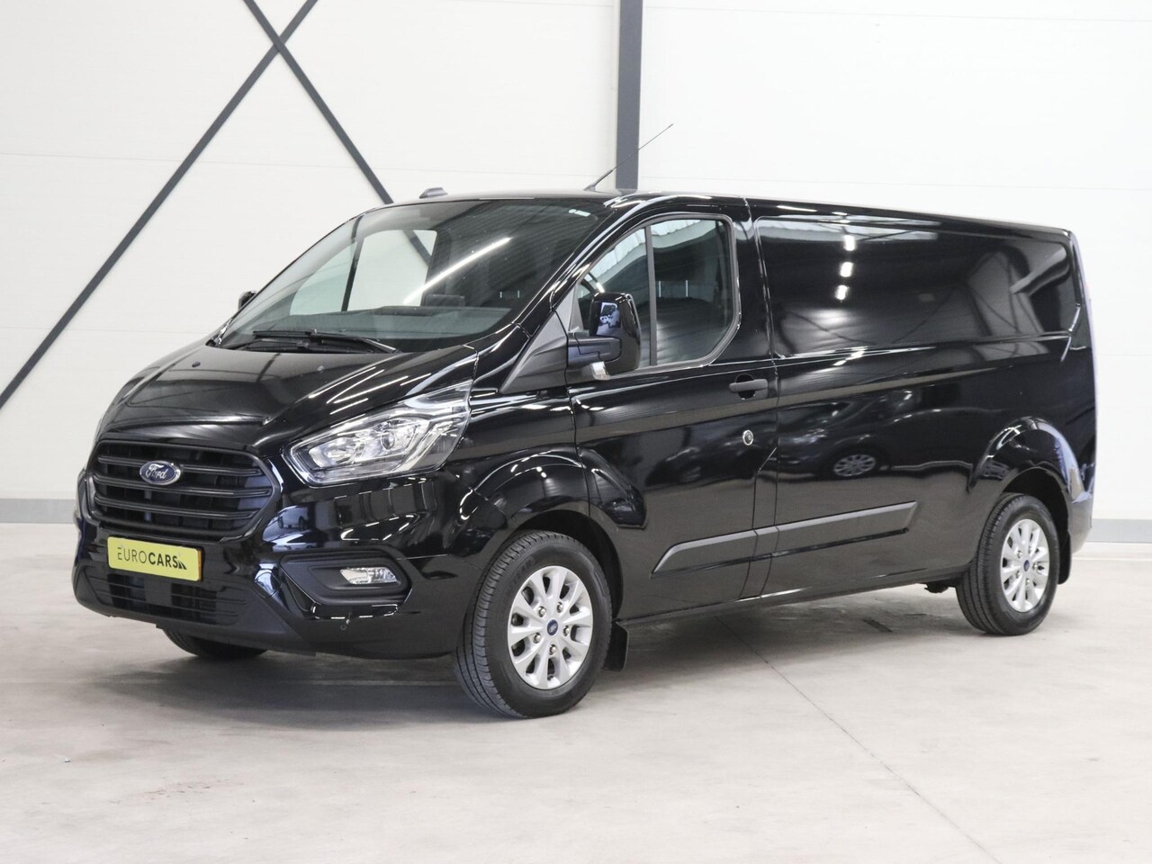 Ford Transit Custom - 300 2.0 TDCI L2H1 Trend Automaat Airco Navigatie Cruisecontrol Camera Parkeersensoren Trek - AutoWereld.nl