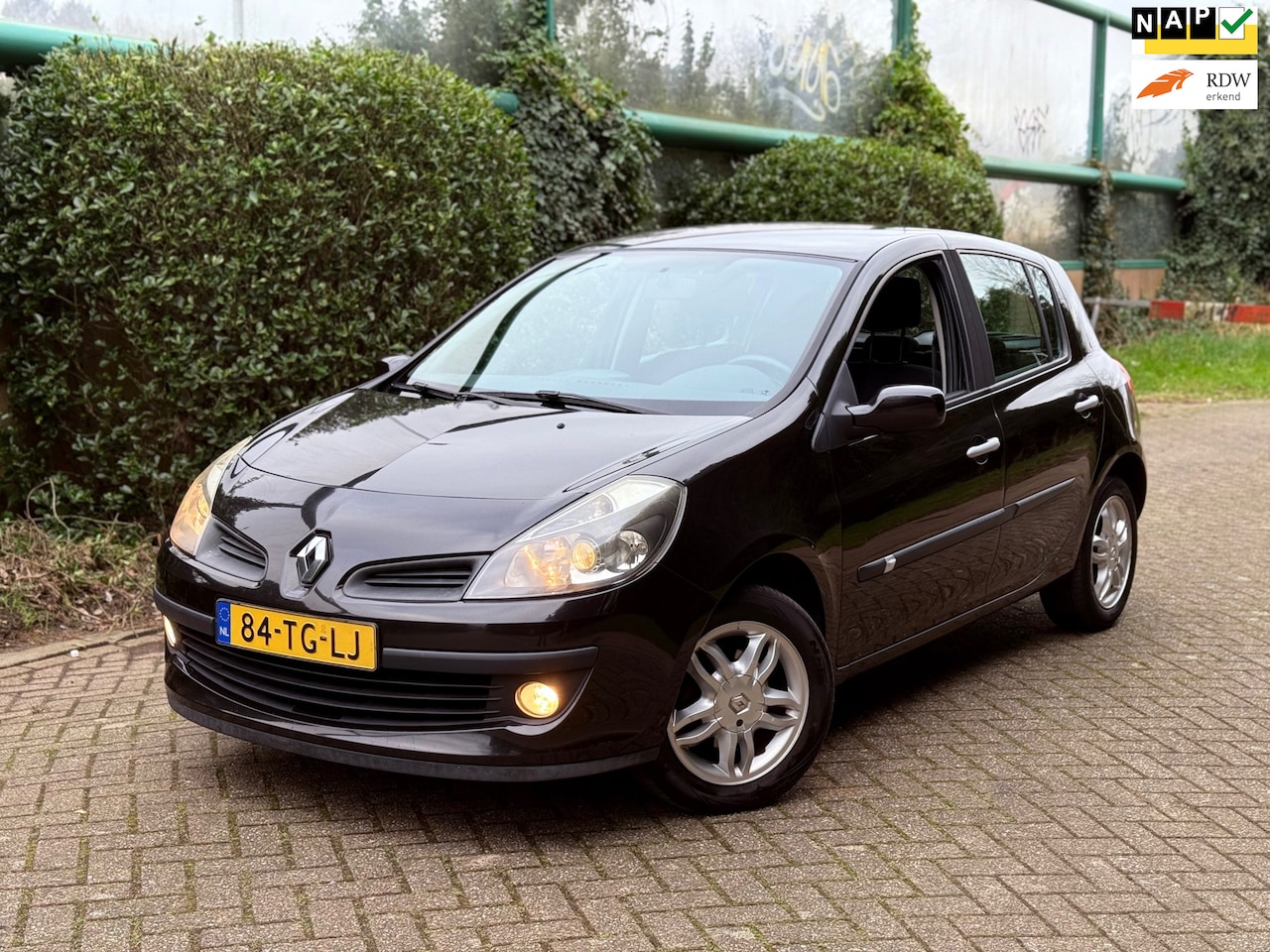 Renault Clio - 1.2-16V Team Spirit // NETTE AUTO // RIJD SCHAKELT GOED - AutoWereld.nl