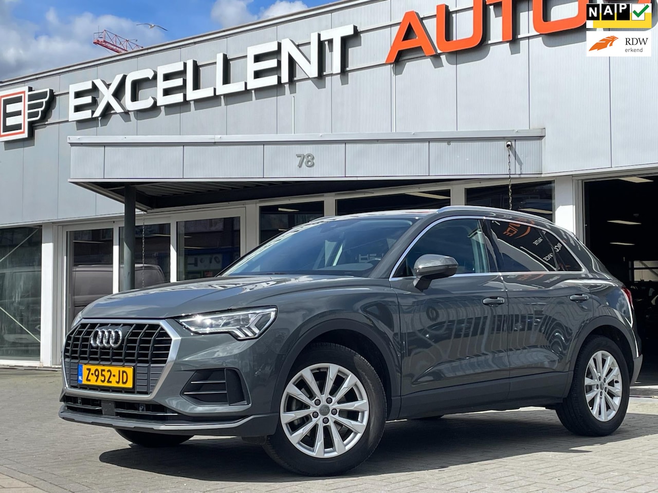 Audi Q3 - 35 TFSI S-Tronic Business Line | Navigatie - AutoWereld.nl