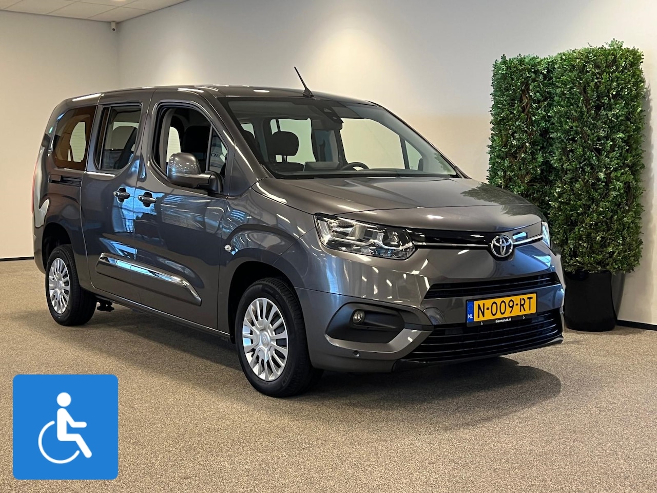 Toyota ProAce City Verso - L2 Rolstoelauto 4+1 - AutoWereld.nl