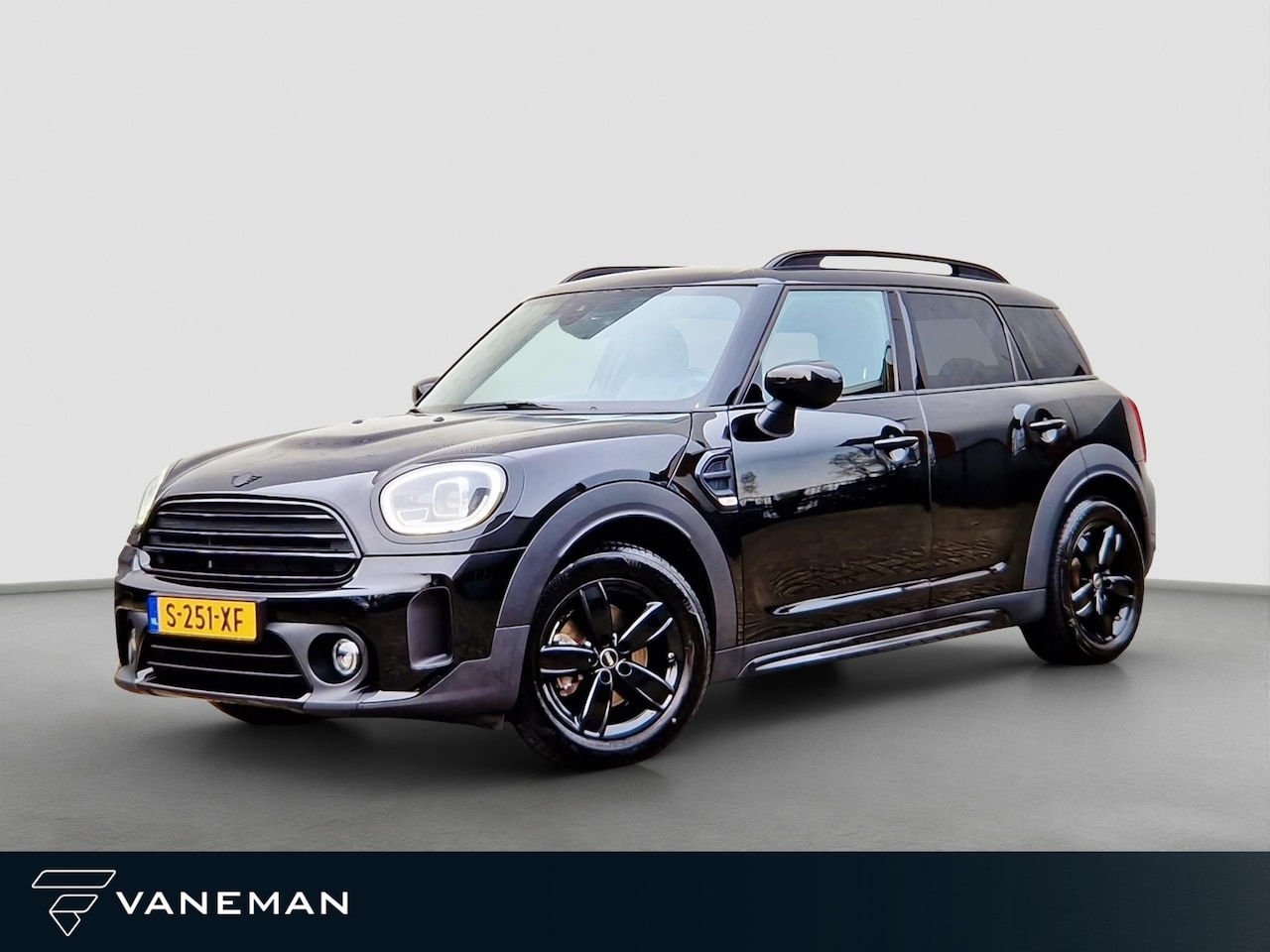 MINI Countryman - 1.5 Cooper ALL4 | Automaat | JCW Exterior Pack | Black Pack | Leder | Stoelverwarming | LE - AutoWereld.nl