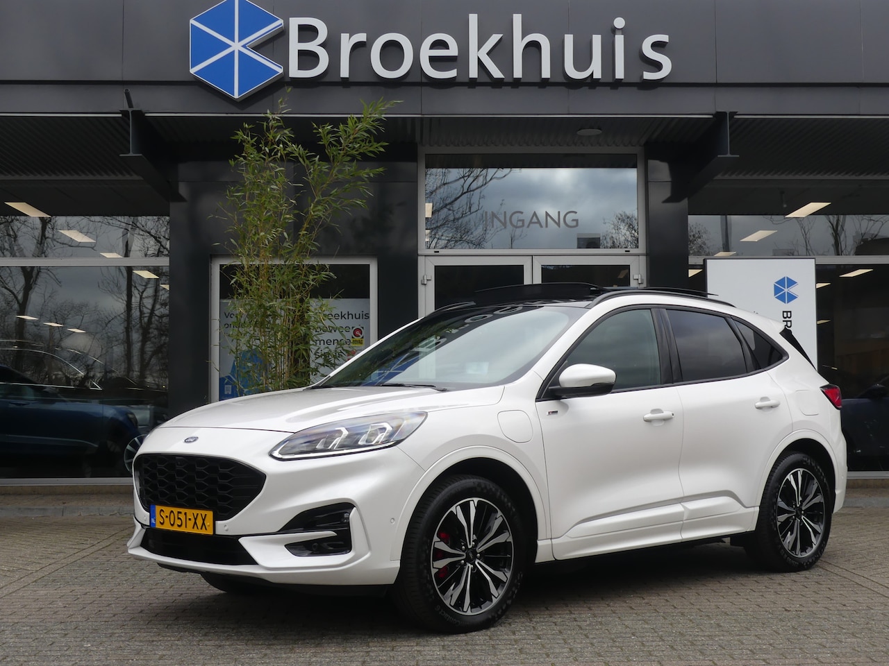 Ford Kuga - 2.5 PHEV 225PK ST-Line X | TREKHAAK | PANORAMADAK | ADAPTIVE CRUISE | DODEHOEKDETECTIE | C - AutoWereld.nl