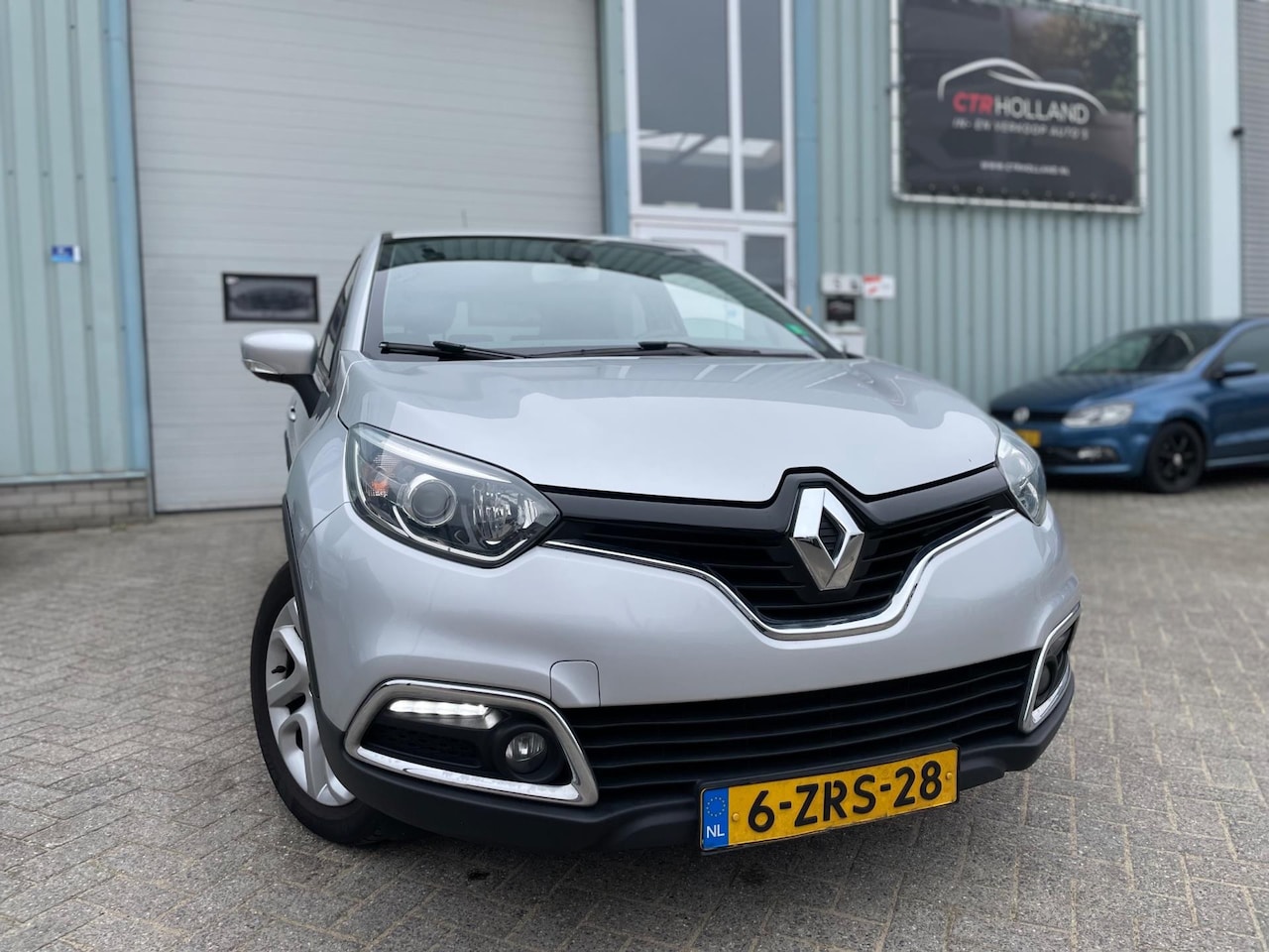 Renault Captur - 1.5 dCi Dynamique (bj 2015) Clima/R-Link/Navi/Lmv 17” - AutoWereld.nl