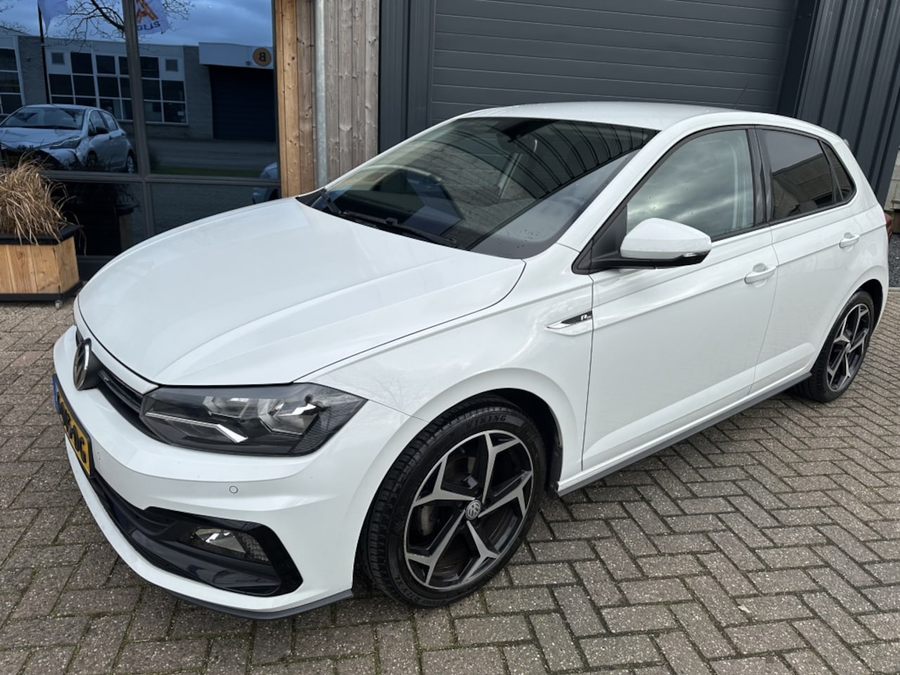 Volkswagen Polo - 1.0 TSI R line Virtual dash/Camera - AutoWereld.nl