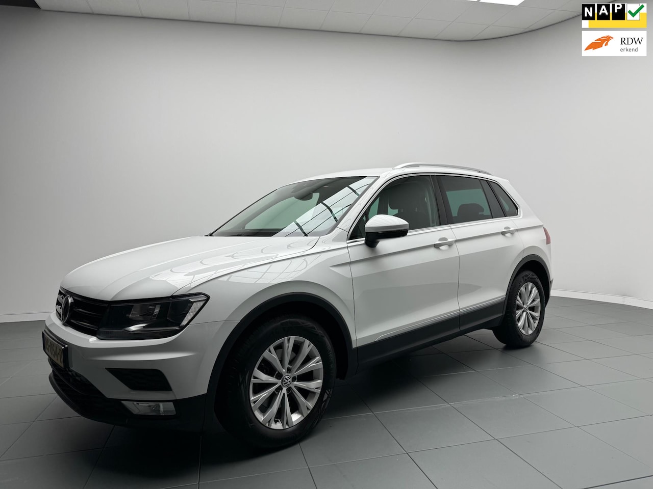 Volkswagen Tiguan - 2.0 TDI Comfortline 15 Pk Automaat Airco Navi Duitse papieren. - AutoWereld.nl