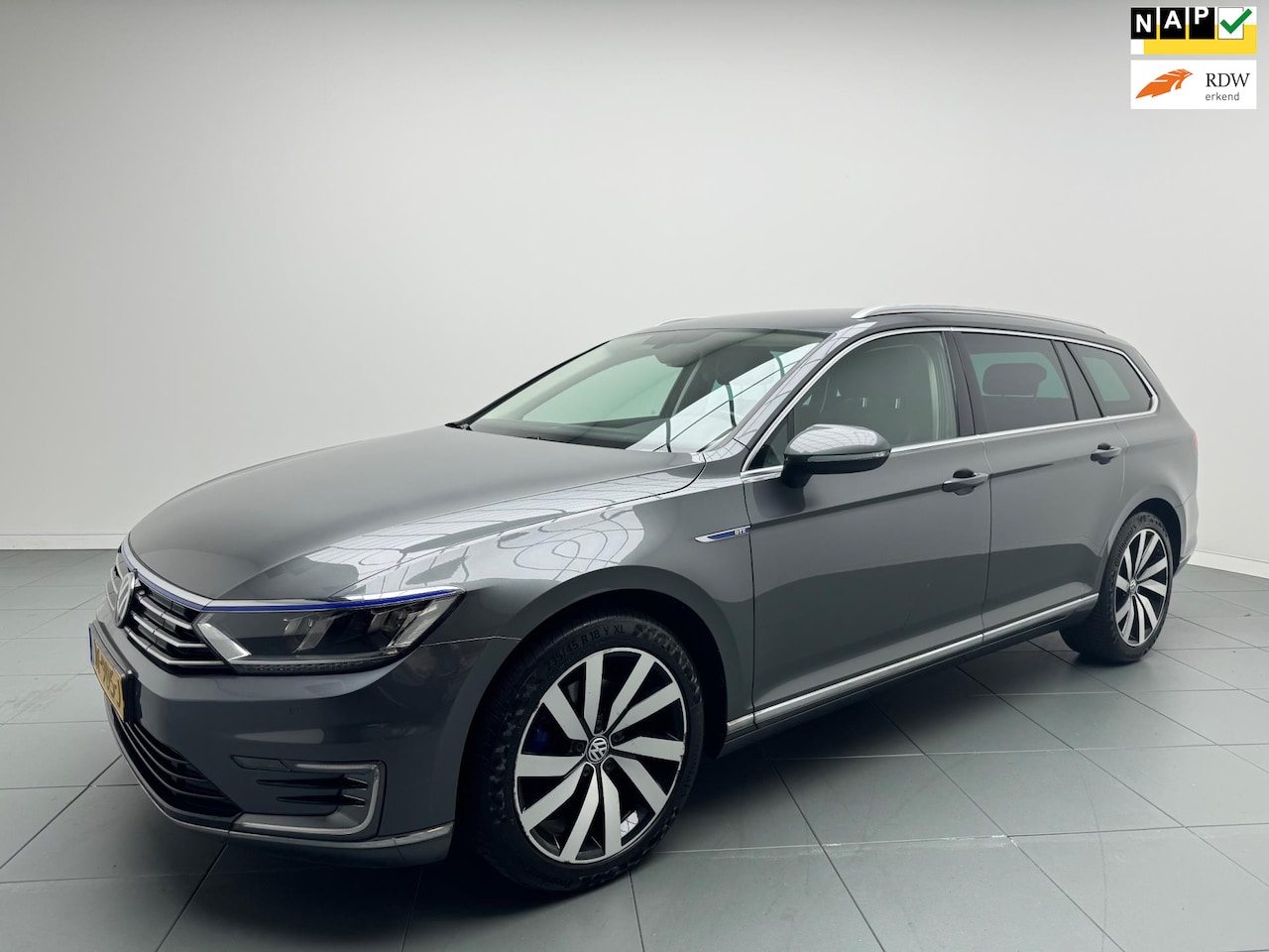 Volkswagen Passat Variant - 1.4 TSI GTE Highline 218 Pk Automaat Airco Navi Camera Leer Xenon 1e Eig. - AutoWereld.nl