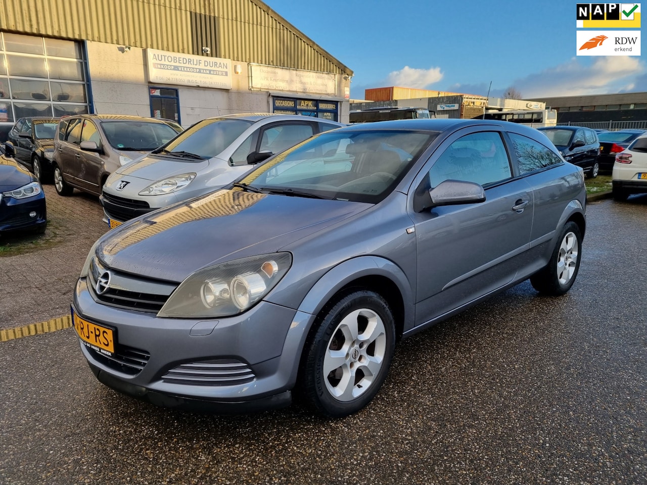 Opel Astra GTC - 1.6 Enjoy Airco Bj:2005 NAP! - AutoWereld.nl