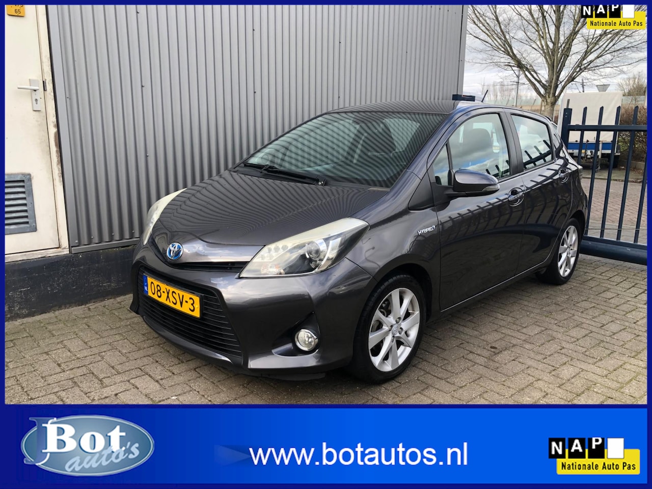 Toyota Yaris - 1.5 Full Hybrid Dynamic / NAVIGATIE / HALF LEDER / AUTOMAAT / CLIMATE CONTROL / CRUISE CON - AutoWereld.nl