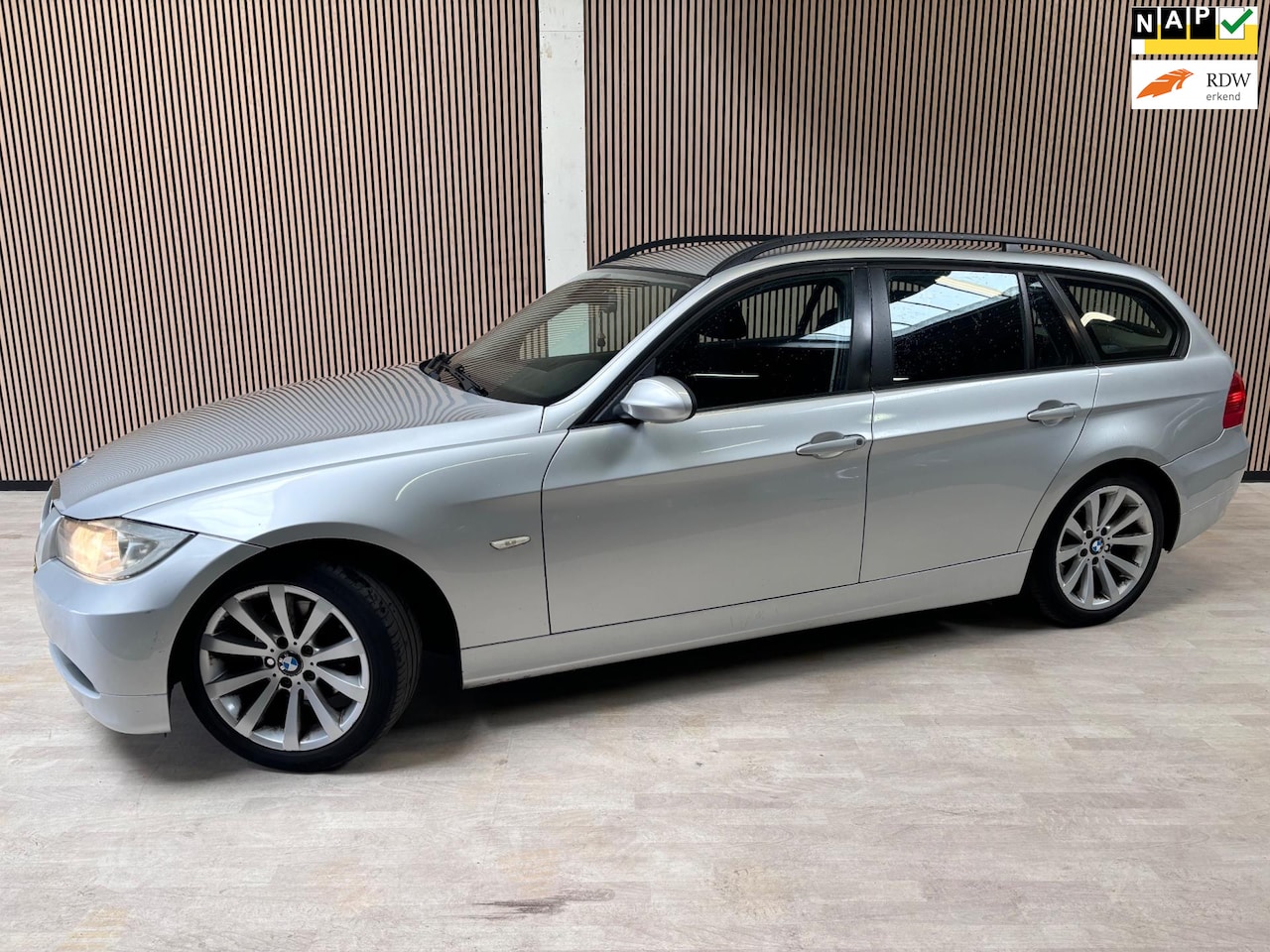 BMW 3-serie Touring - 320i High Executive 320i High Executive - AutoWereld.nl