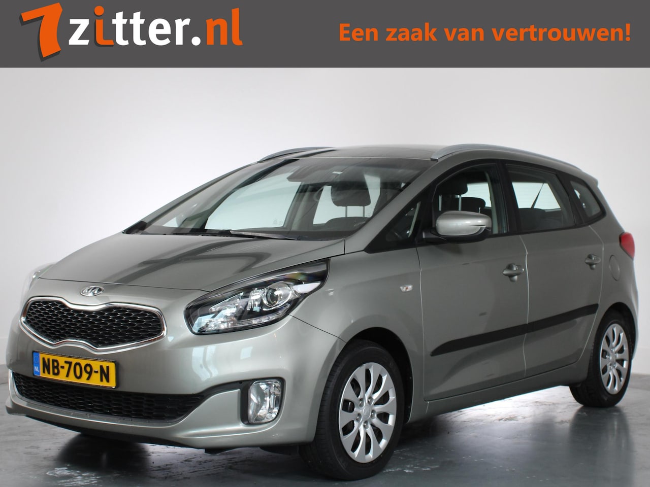 Kia Carens - 1.6 GDi DynamicLine 1.6 GDi DynamicLine, 7-persoons, Trekhaak, Navigatie, Airco, Navigatie, Achteruitrijcamera - AutoWereld.nl