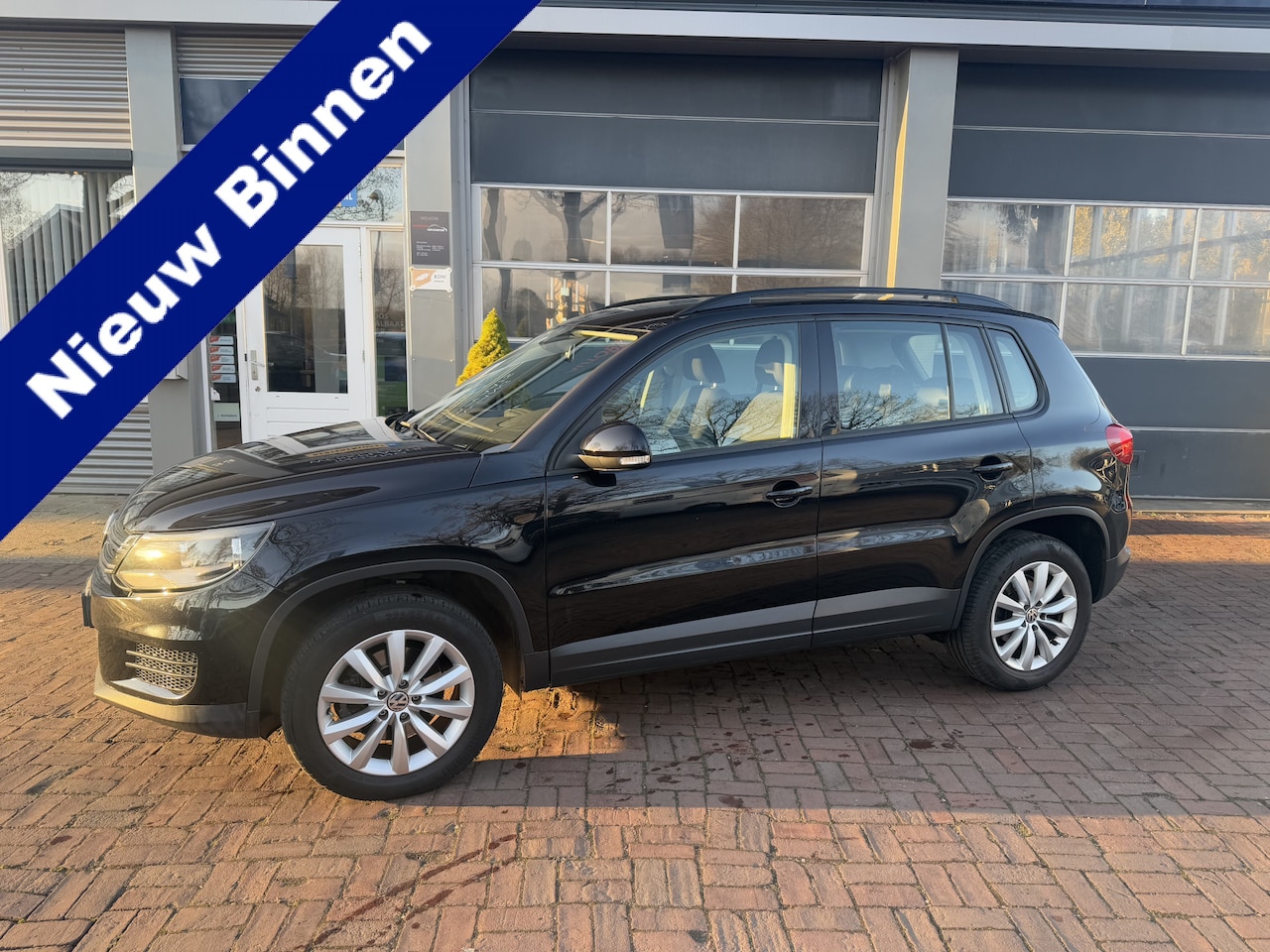 Volkswagen Tiguan - 1.4 TSI Comfort&Design Bj 2012 Hoge zit Navi,Clima,Cv,16Inch - AutoWereld.nl