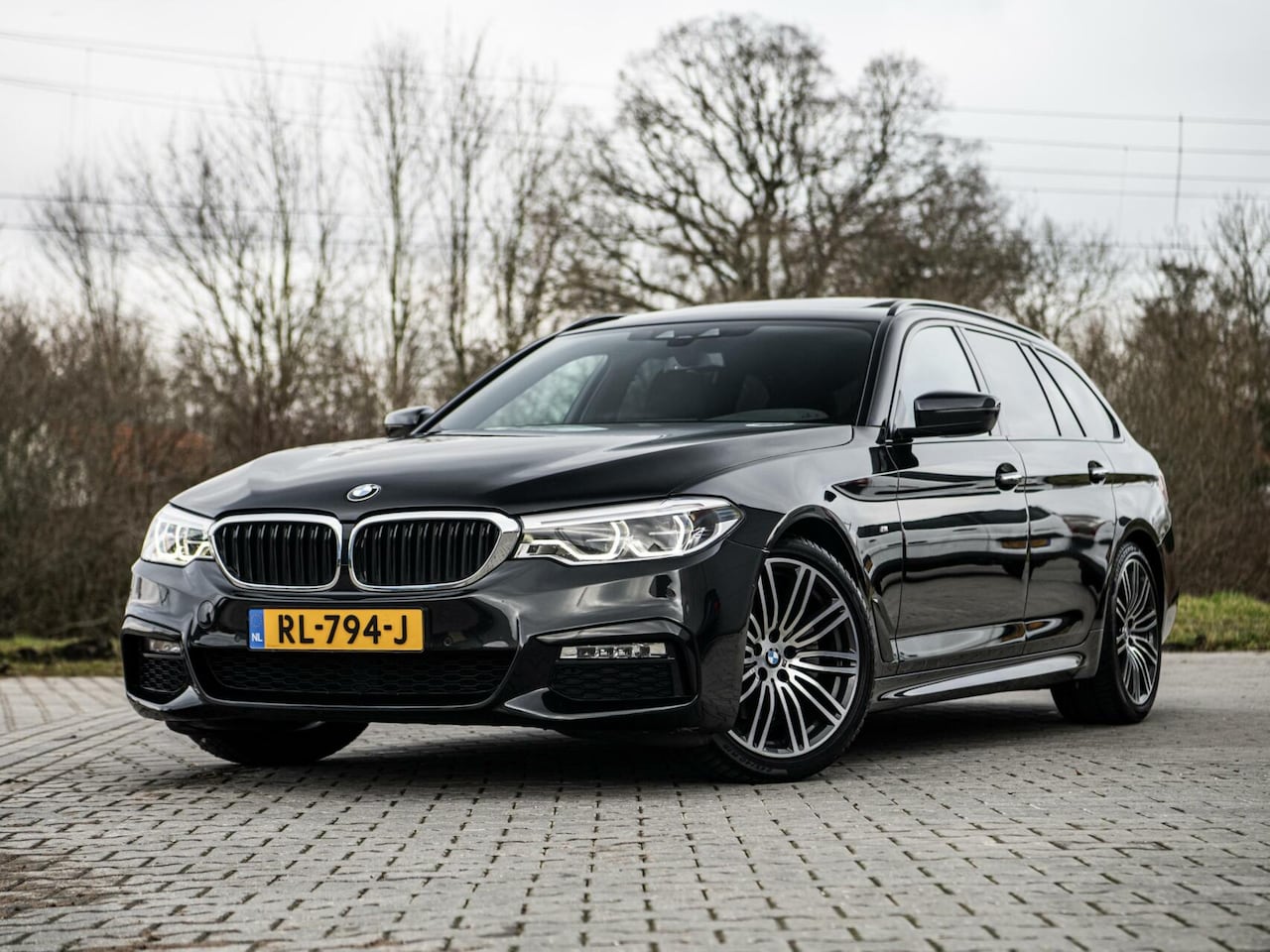 BMW 5-serie Touring - 520d 191PK M-Sport Panorama Leder Led Sportstoelen - AutoWereld.nl