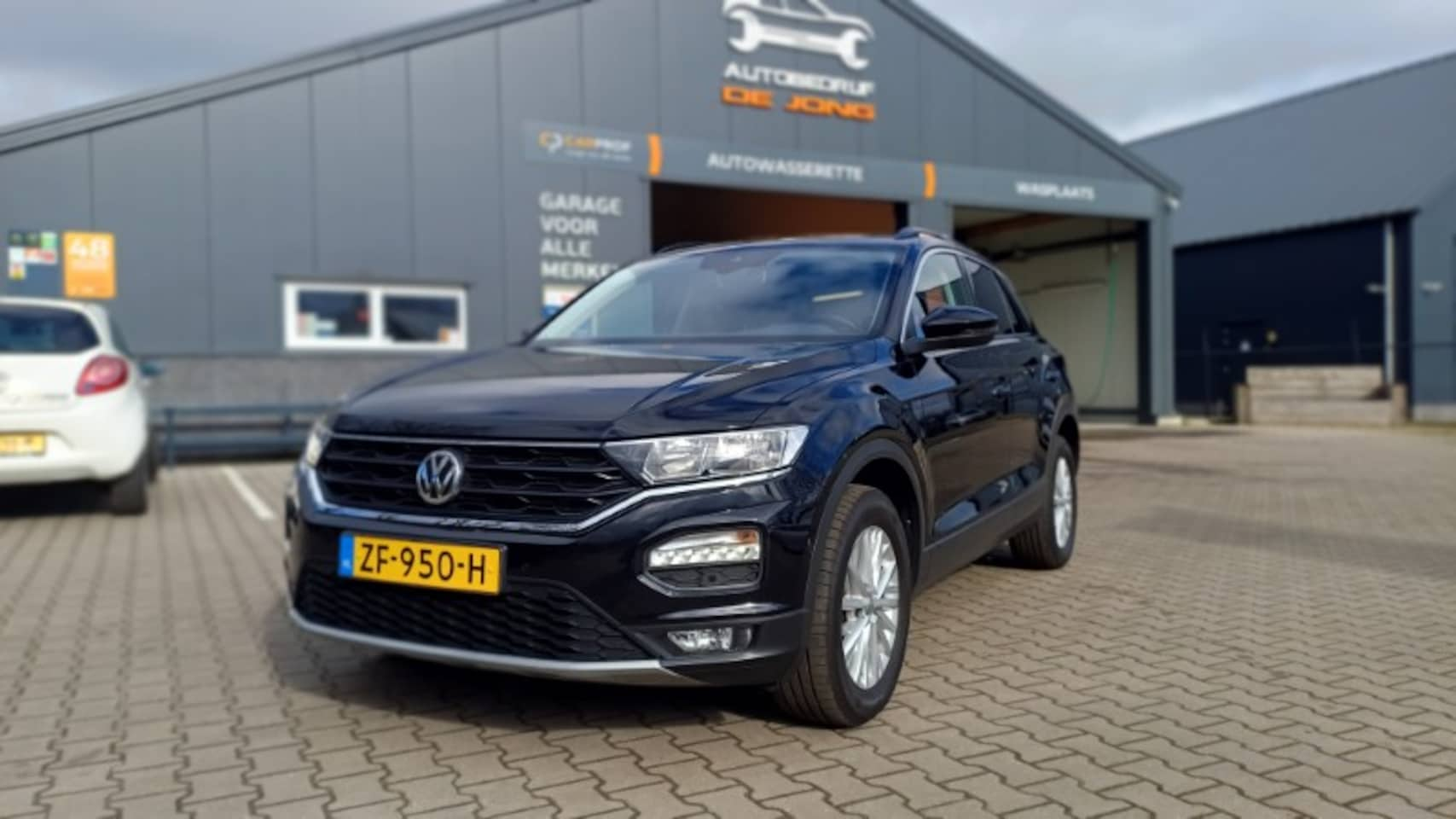 Volkswagen T-Roc - 1.5 TSI 150pk T-Roc Style - AutoWereld.nl