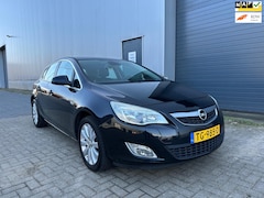 Opel Astra - 1.4i Turbo Sport CLIMA LEDER 2011