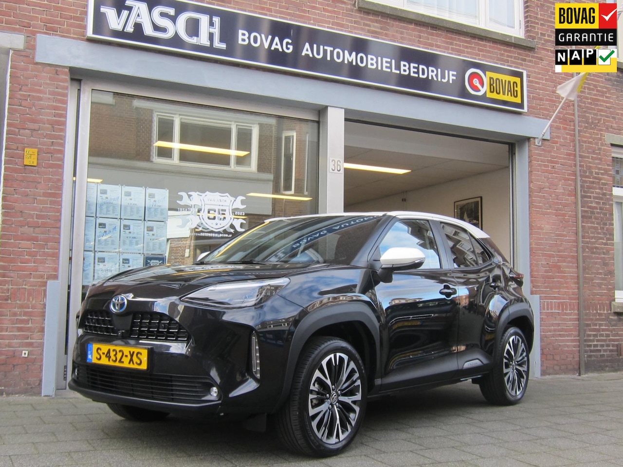 Toyota Yaris Cross - 1.5 Hybrid Executive All In Prijs Bovaggarantie - AutoWereld.nl