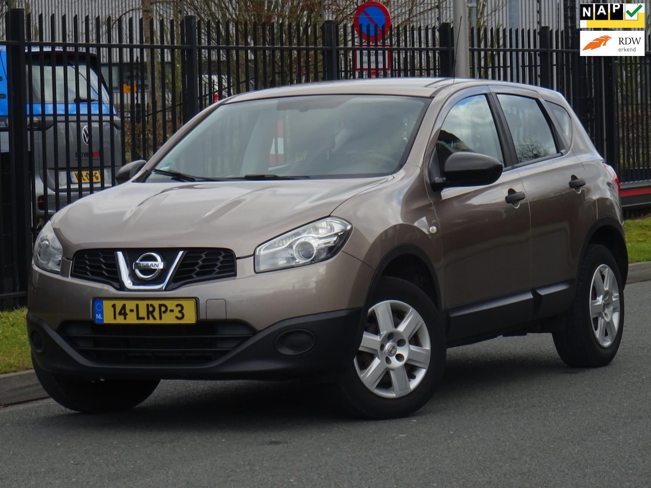 Nissan Qashqai - 1.6 Visia BJ2010 NAP/AIRCO/CRUISE/APK - AutoWereld.nl