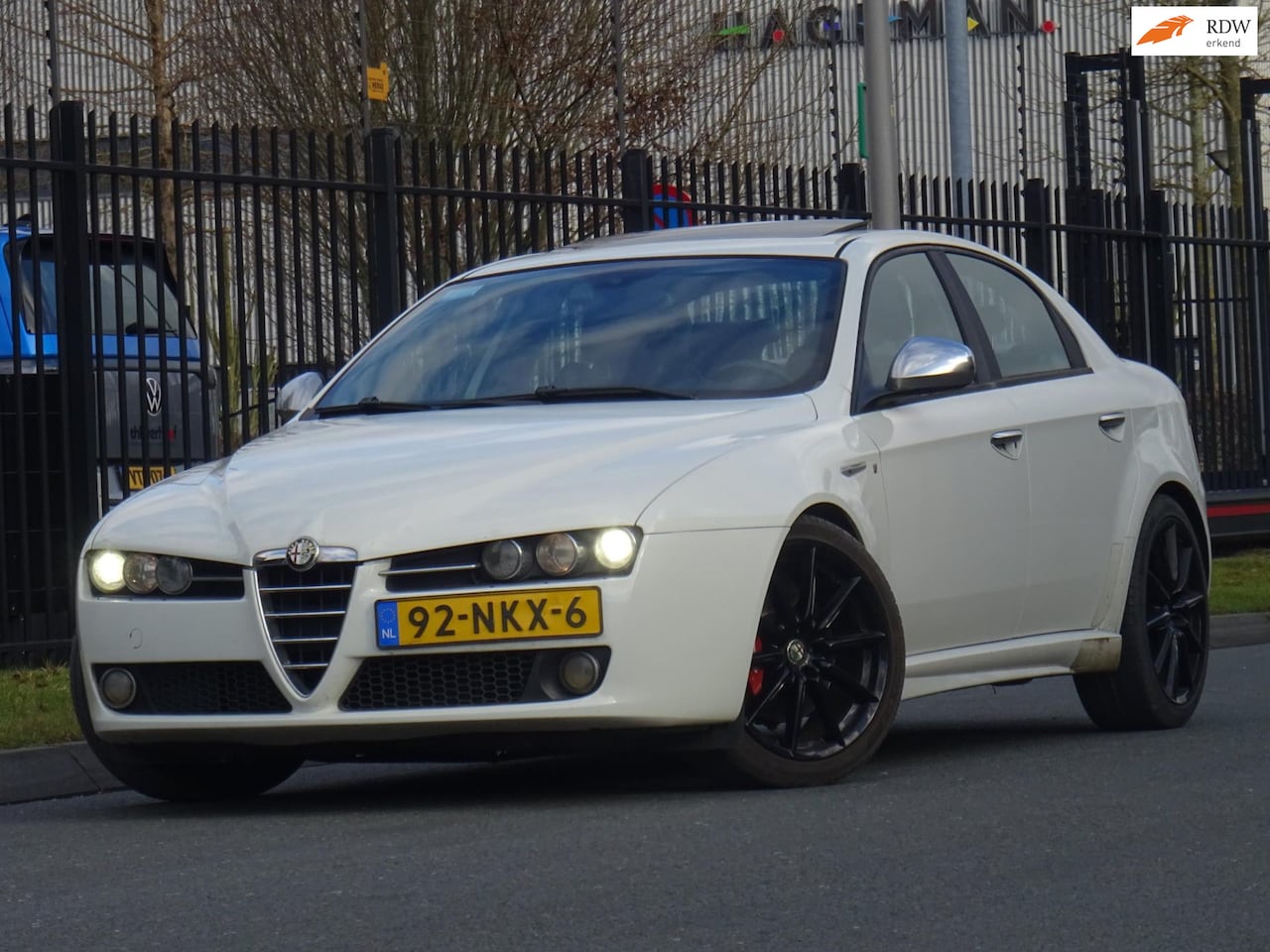 Alfa Romeo 159 - 2.2 JTS TI LEER/XENON/OPENDAK/CRUISE/PDC/APK - AutoWereld.nl