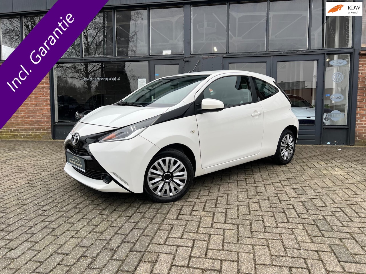 Toyota Aygo - 1.0 VVT-i x-play 1.0 VVT-i x-play, Airco, Led, - AutoWereld.nl