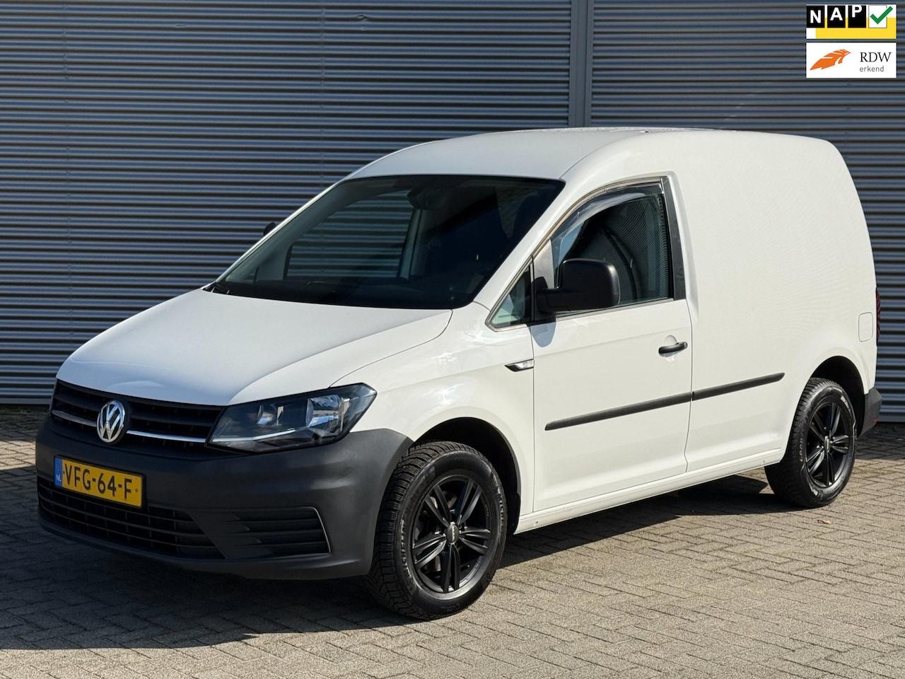 Volkswagen Caddy - 2.0 TDI L1H1 Aut/ Navi/ Airco/ Cruise/ Voorruitverw./ Trekhaak/ - AutoWereld.nl