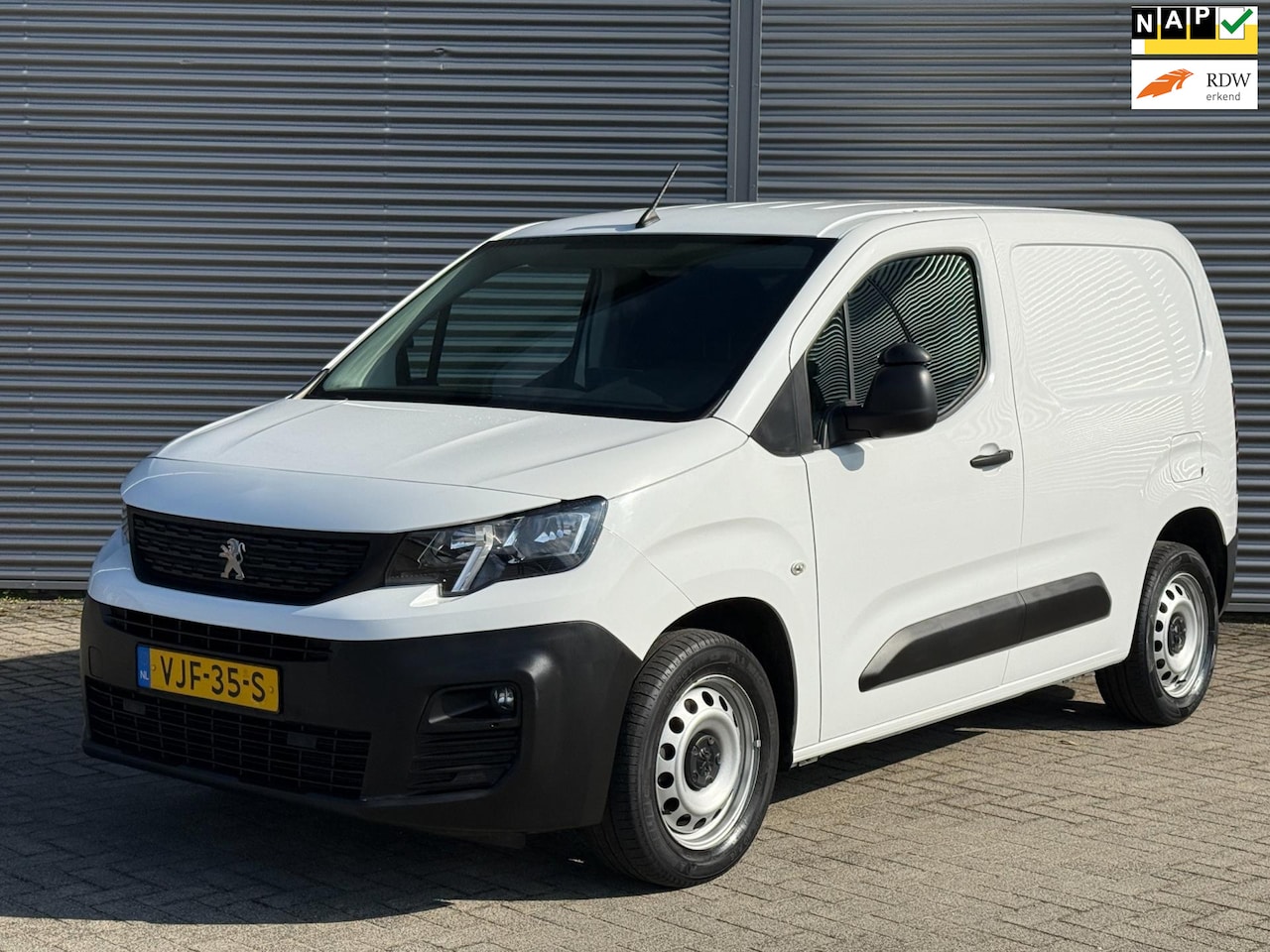 Peugeot Partner - 1.5 BlueHDI 100pk Airco/ Cruise/ Carplay/ PDC/ - AutoWereld.nl