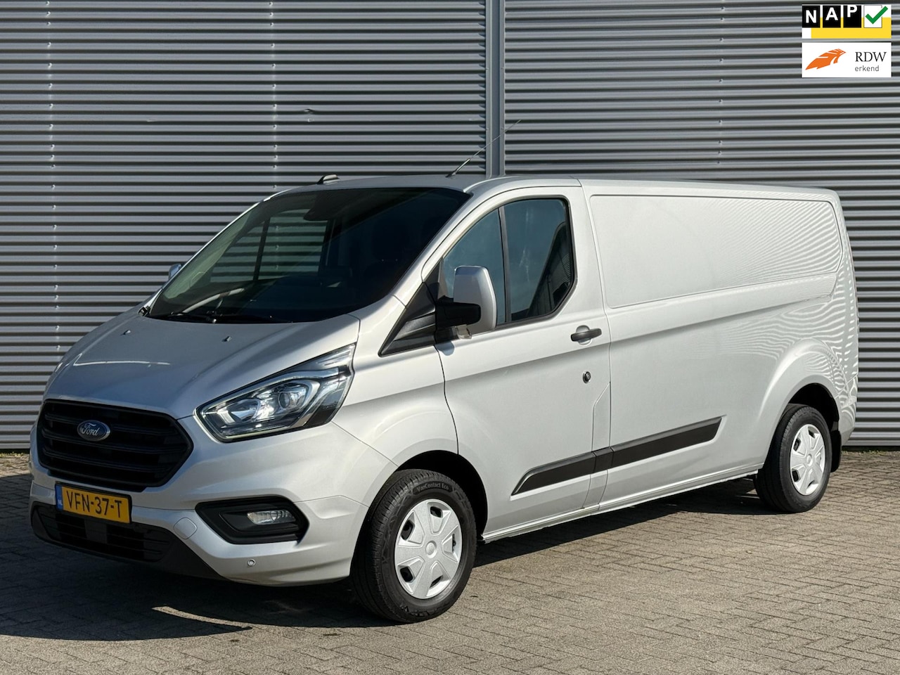 Ford Transit Custom - 300 2.0 TDCI L2H1 Navi/ Cruise/ PDC V+A/ DAB/ Trekhaak/ 3zits/ - AutoWereld.nl