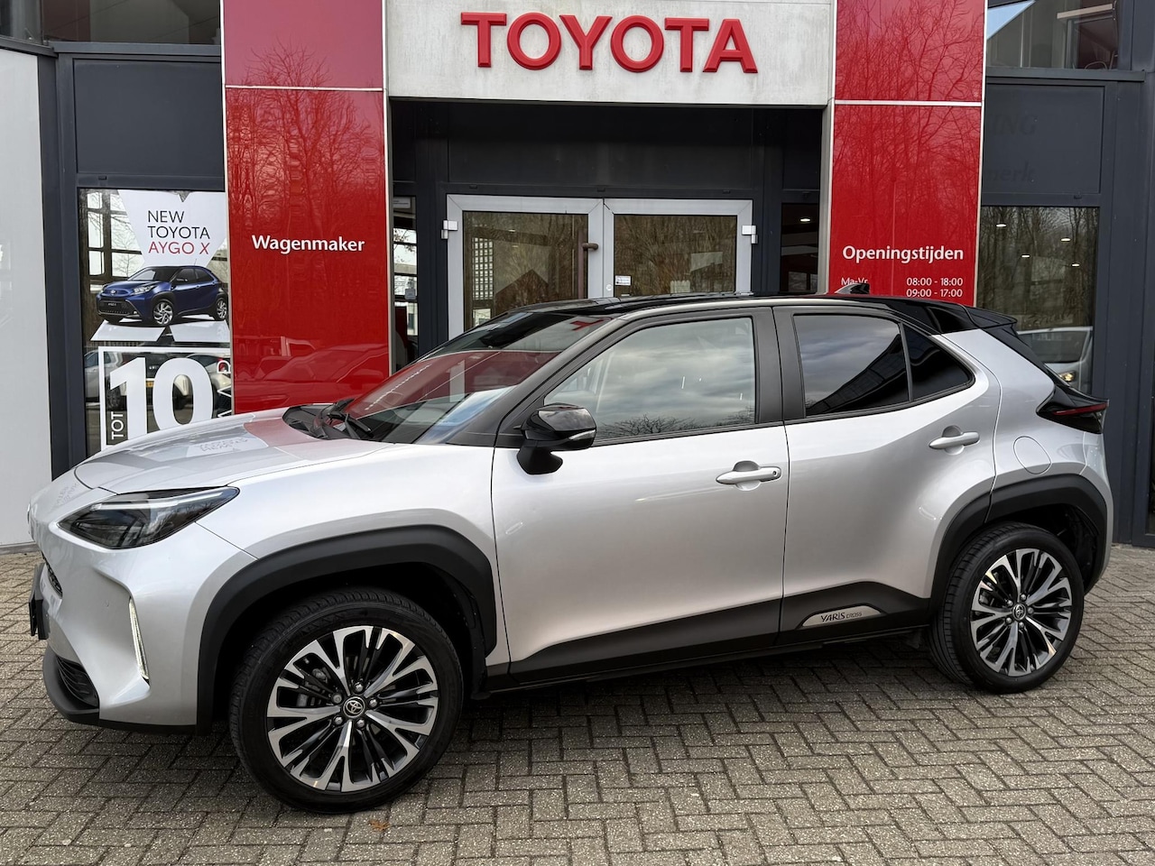 Toyota Yaris Cross - 1.5 HYBRID EXECUTIVE NAVI APPLE/ANDROID HEAD-UP PARK-SENSOREN BLISS HALF-LEDER+STOELVERW. - AutoWereld.nl