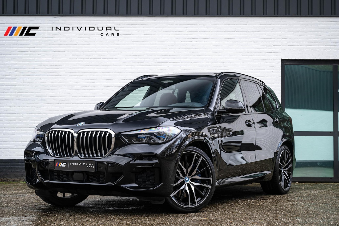 BMW X5 - xDrive45e M-Sport B&W 4-Wielsturing Massage Laser - AutoWereld.nl