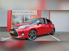 Toyota Yaris - 1.5 Hybrid Dynamic Bi-Tone / FULL OPTIONS / ECC / Navigatie / Parkeersensoren v+a en camer