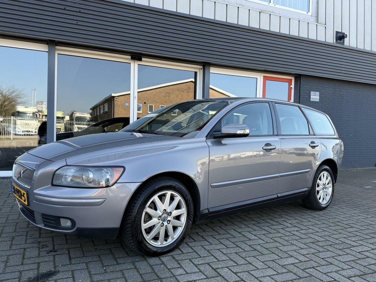 Volvo V50 - 2.4 D5 Edition II Sport 2.4 D5 Edition II Sport - AutoWereld.nl