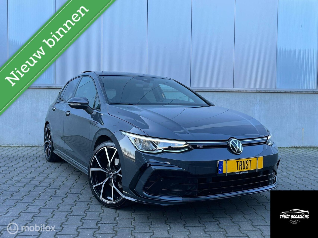 Volkswagen Golf - 1.5 eTSI R-Line Trekhaak Sterrenhemel KEYLES - AutoWereld.nl