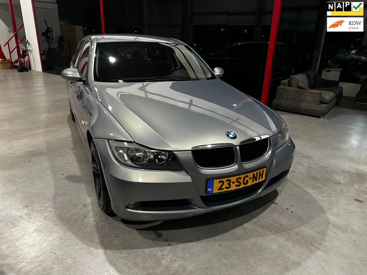 BMW 3-serie - 318i Dynamic Executive / Automaat / Airco / APk / Cruise / - AutoWereld.nl