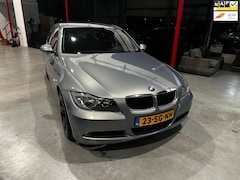 BMW 3-serie - 318i Dynamic Executive / Automaat / Airco / APk / Cruise /