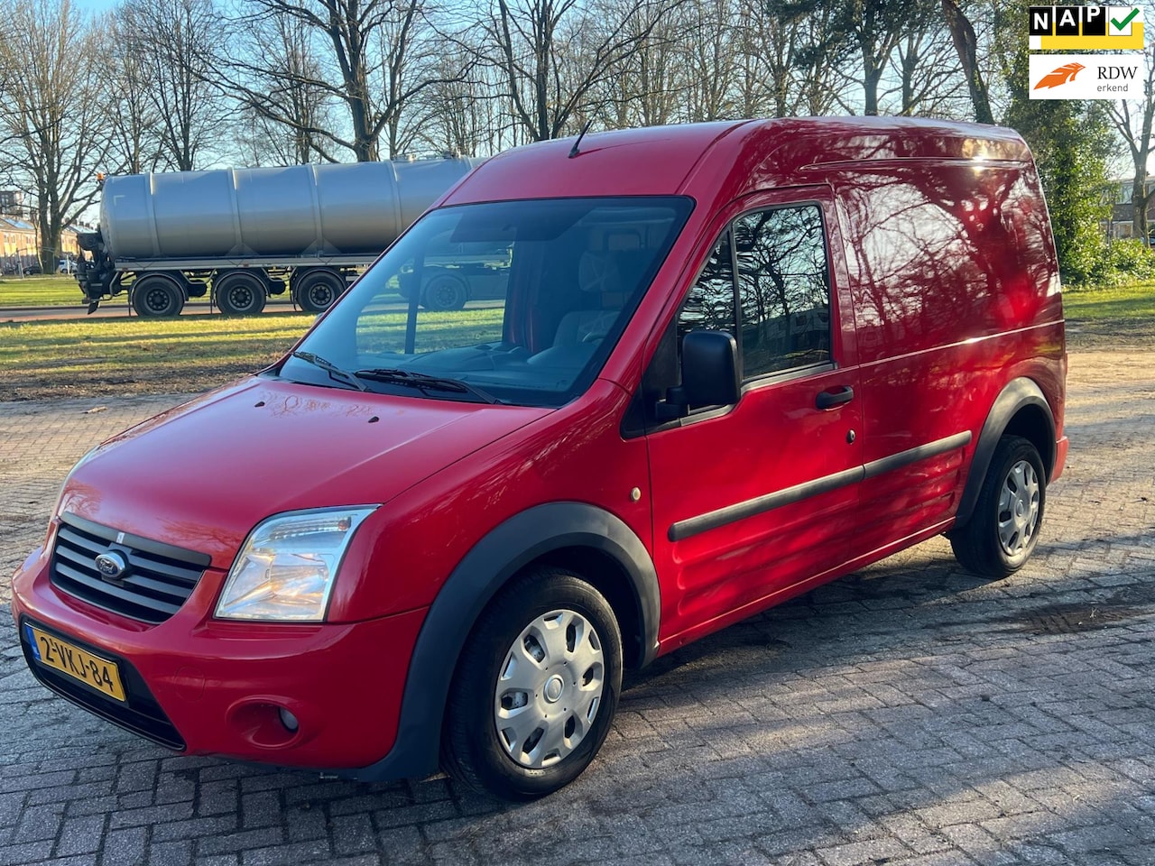 Ford Transit Connect - T230L 1.8 TDCi Trend Airco Rood Zeer netjes 2010 - AutoWereld.nl