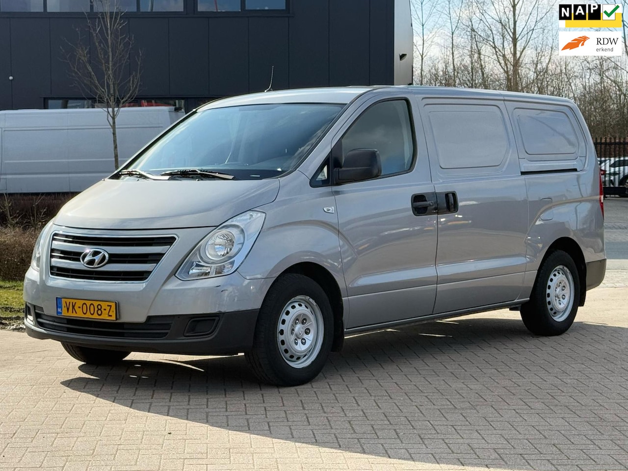 Hyundai H 300 - 2.5 CRDi Dynamic AIRCO/6-BAK/NAP - AutoWereld.nl