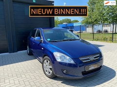 Kia Cee'd - Ceed 2.0 Automaat Airco Navi Trekhaak