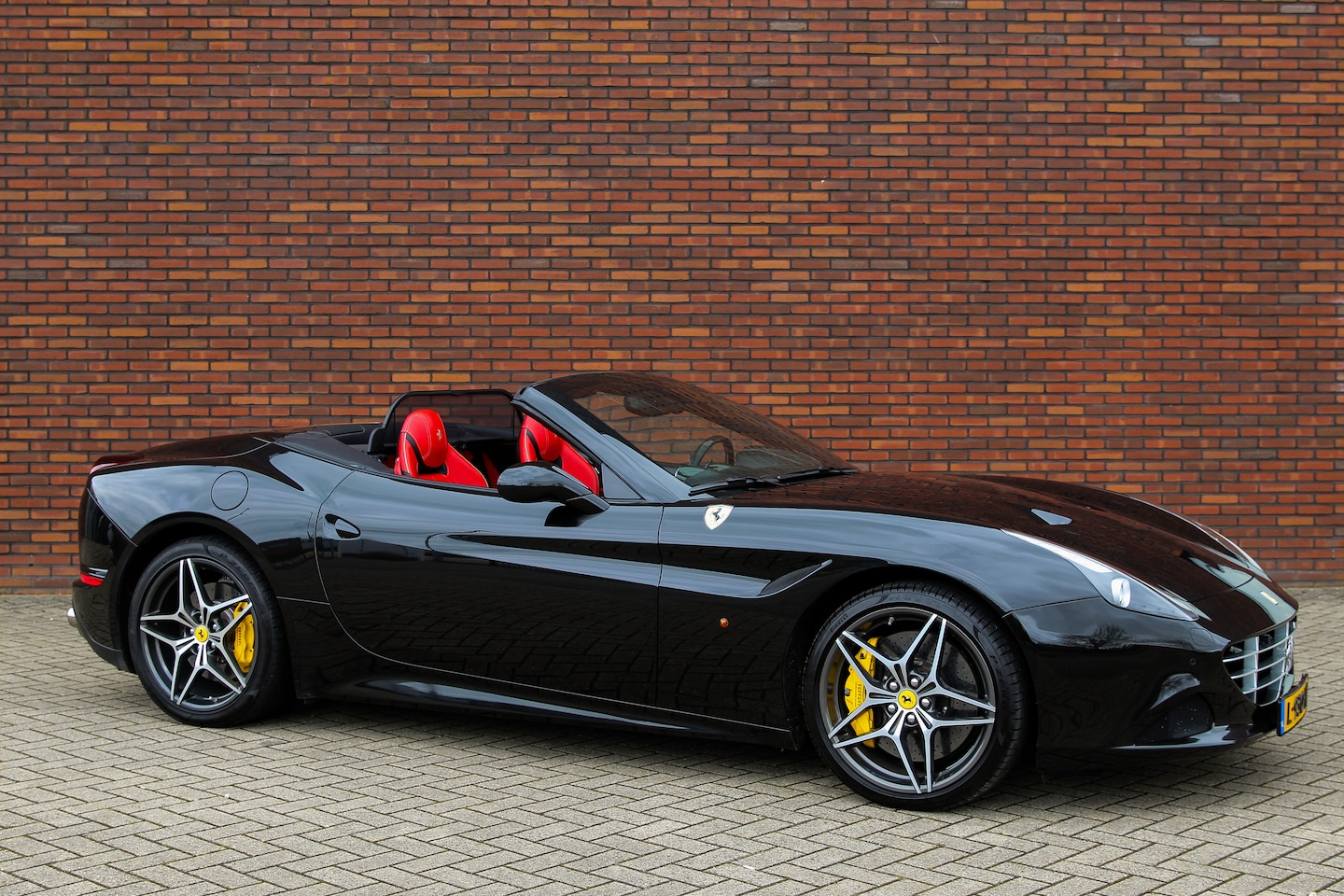 Ferrari California - 3.9 T HELE Full Carbon! - AutoWereld.nl