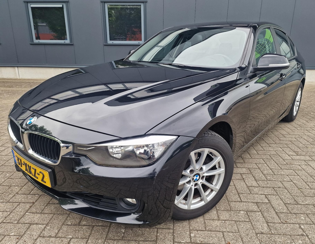 BMW 3-serie - 320i Executive 320i Executive, 1e eign! BTW auto, netto € 8.265 - AutoWereld.nl