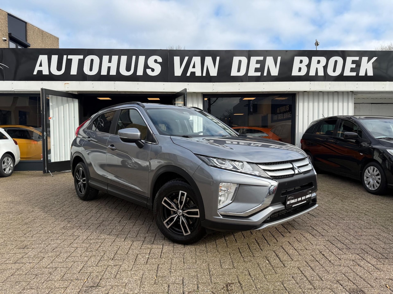 Mitsubishi Eclipse Cross - 1.5 DI-T Automaat Navi Cruise Climate Ctr Carplay Camera Lmv Elek Pakket Nw Apk - AutoWereld.nl