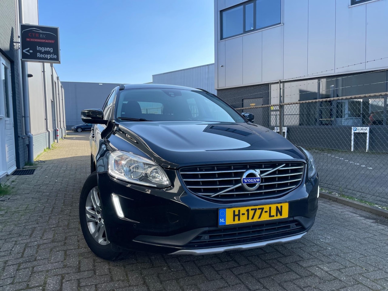 Volvo XC60 - 2.4 D4 190PK Summum AWD (bj 2016) FACELIFT|NAVI|CLIMATE| - AutoWereld.nl