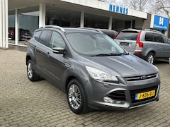 Ford Kuga - 1.6T 182pk Titanium 4WD Stoelverwarming