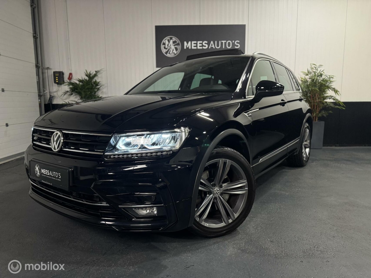 Volkswagen Tiguan - 2.0 TSI|4Motion|3X R-Line|221PK|Pano|Virtu - AutoWereld.nl