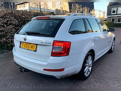 Skoda Octavia Combi - 1.6 TDI Elegance Businessline Dealer onderhouden, DSG automaat, turbo defect, voorbumper verfschade