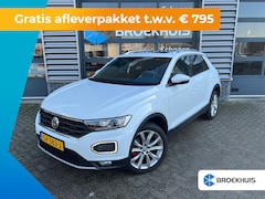 Volkswagen T-Roc - 1.5 TSI 150 pk Sport 7-DSG | Elektrisch glazen panorama-dak | Trekhaak | Navigatie |